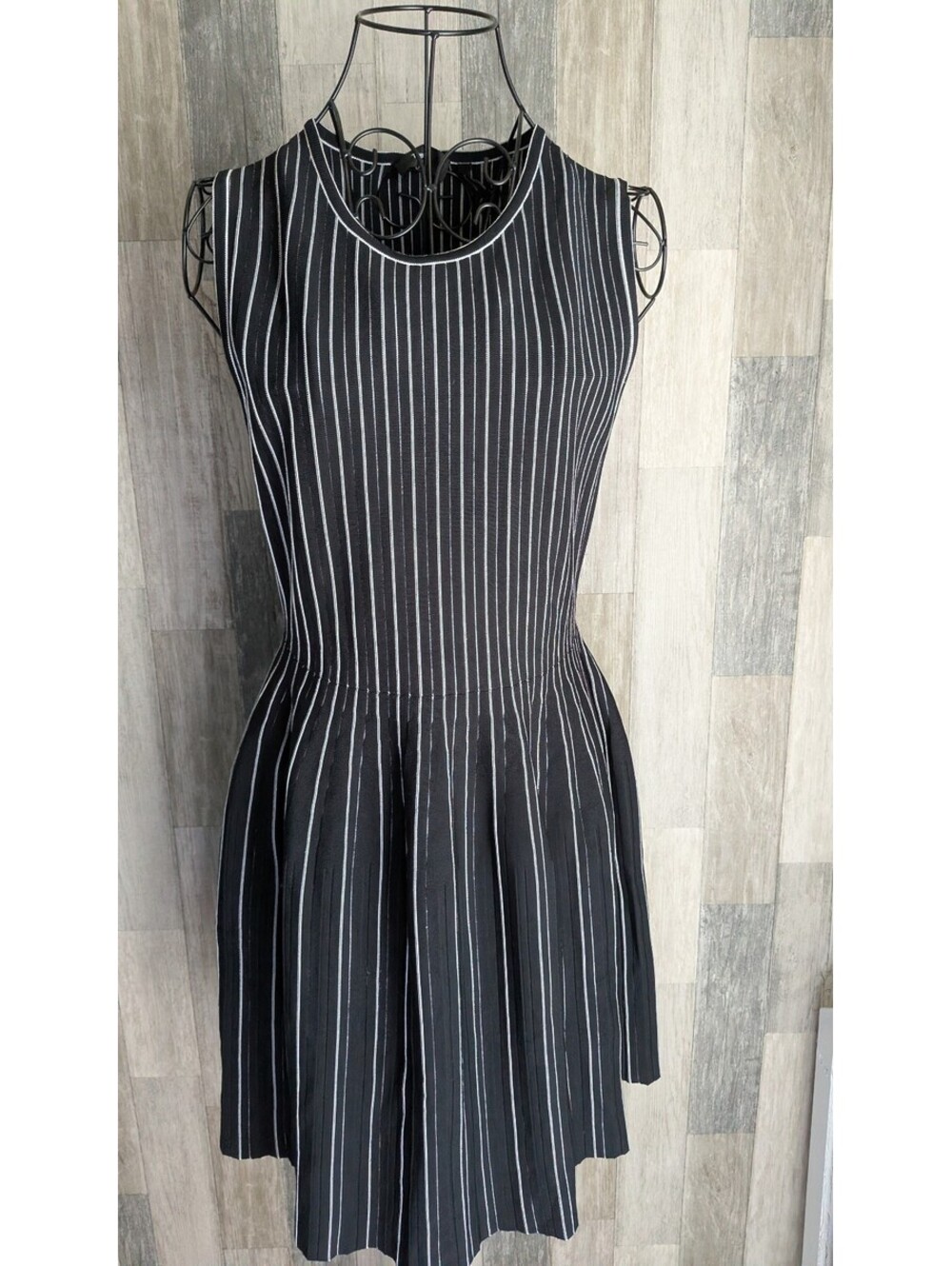 Theory Dress pre owned L